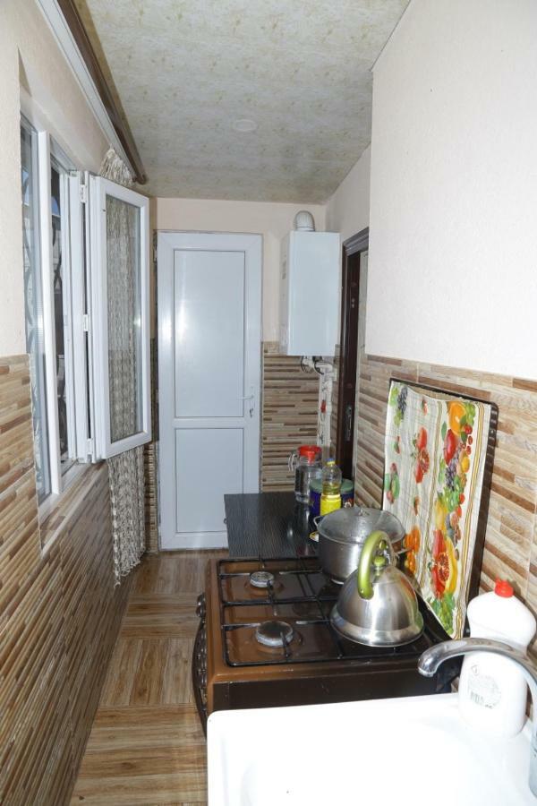 Nana'S Apartment Kutaisi Esterno foto