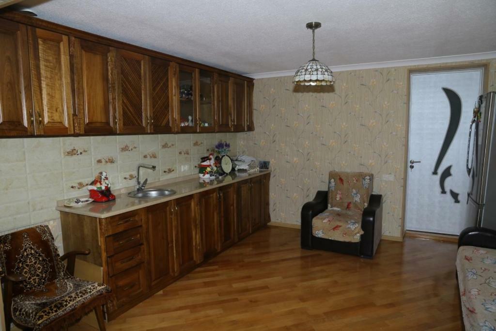 Nana'S Apartment Kutaisi Esterno foto