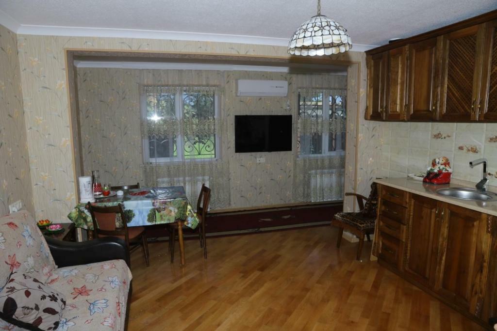 Nana'S Apartment Kutaisi Esterno foto