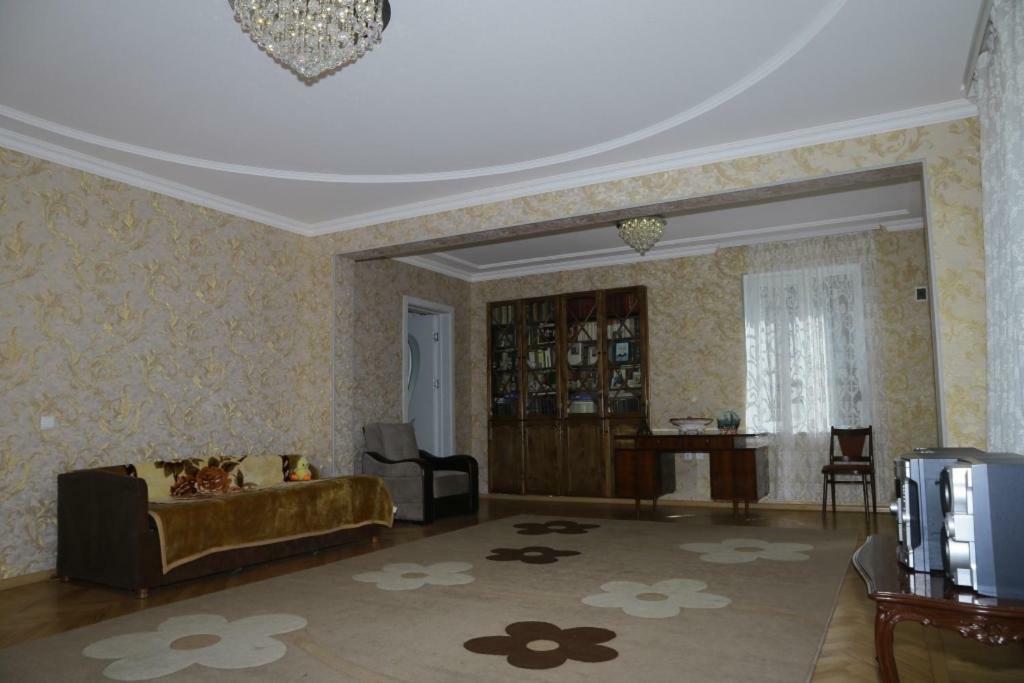 Nana'S Apartment Kutaisi Esterno foto