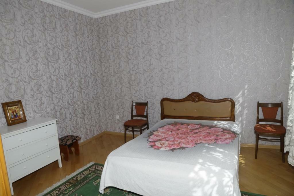 Nana'S Apartment Kutaisi Esterno foto